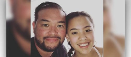 Jon Gosselin and daughter Hannah enjoy another outing. [Image Source: Audio Mass Media Reviews - YouTube]