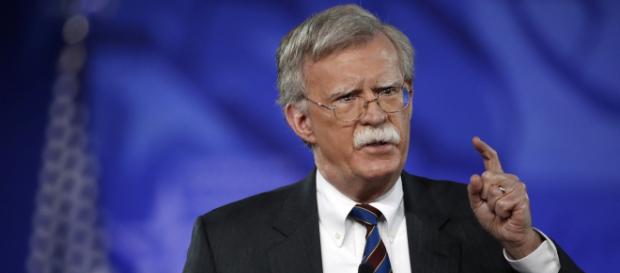 Les États-Unis menacent la Cour pénale internationale Les États-Unis menacent la Cour pénale internationale