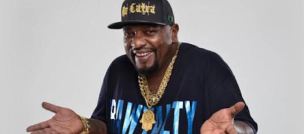 Mr. Catra, morto em decorrência de um câncer gástrico Mr. Catra, morto em decorrência de um câncer gástrico