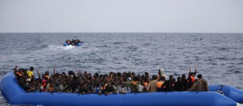 Sbarco di migranti a Lampedusa (Fonte: Notizietv24 – Youtube)