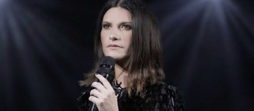 Selvaggia Lucarelli attacca duramente Laura Pausini dopo la frase sessista rivolta ad una ex amica