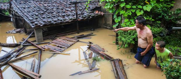 Cina sott'acqua, dopo gli allagamenti da Taiwan arriva anche il tifone Mangkhut. Cina sott'acqua, dopo gli allagamenti da Taiwan arriva anche il tifone Mangkhut.
