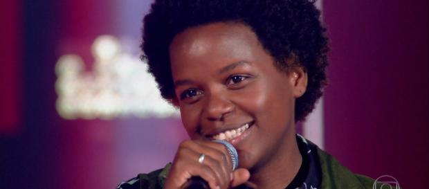 Priscila Tossan canta música "O Sapo". Priscila Tossan canta música "O Sapo".