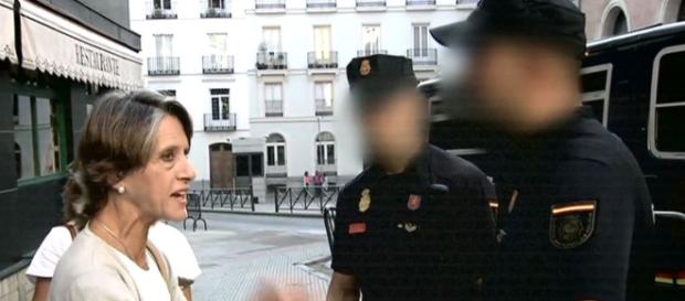 Pilar Gutiérrez y dos agentes n imagen Pilar Gutiérrez y dos agentes n imagen