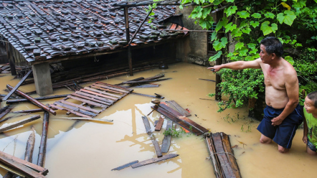 Cina sott'acqua, dopo gli allagamenti da Taiwan arriva anche il tifone Mangkhut.