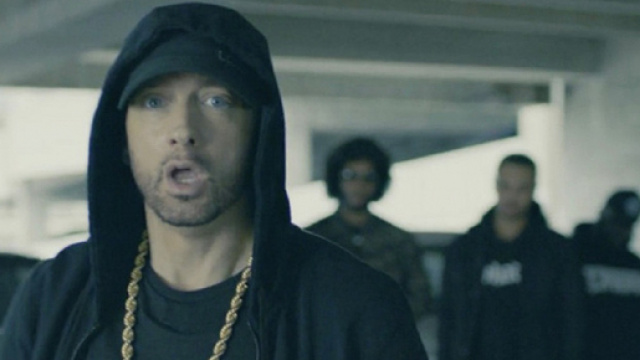 Eminem risponde a Machine gun kelly in un'intervista