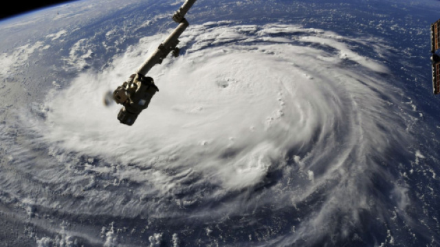 Les &Eacute;tats-Unis se pr&eacute;parent pour l'ouragan Florence, ici vu du ciel.
