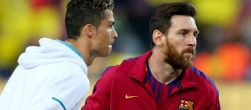 Carlos Tevez, qui a connu Cristiano Ronaldo et Lionel Messi, vient de faire une comparaison de ces deux joueurs.