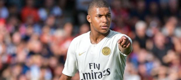 Kylian Mbappé va manquer trois matchs du PSG à cause de son geste envers Téji Savanier Kylian Mbappé va manquer trois matchs du PSG à cause de son geste envers Téji Savanier