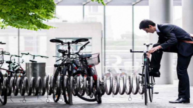 Plan V&eacute;lo : les 25 nouvelles mesures pr&eacute;sent&eacute;es par Edouard Philippe aujourd'hui &agrave; Angers.