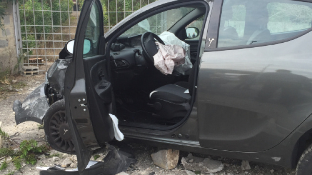 Romeno investe ragazza di 17 anni.