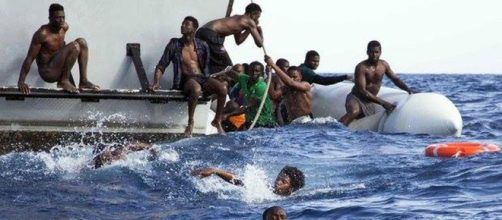 Nuovi sbarchi a Lampedusa: Salvini litiga con il responsabile degli Affari europei.