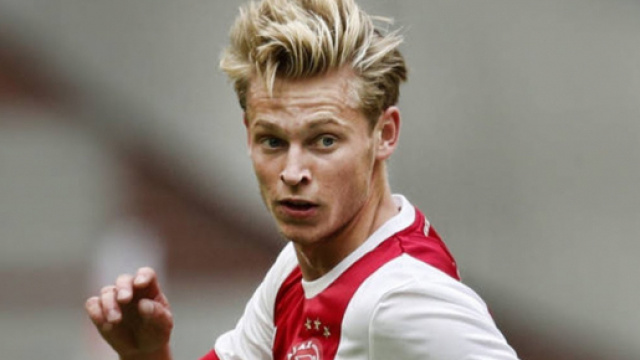 Frenkie de Jong avoue être plus intéressé par le FC Barcelone que par le PSG