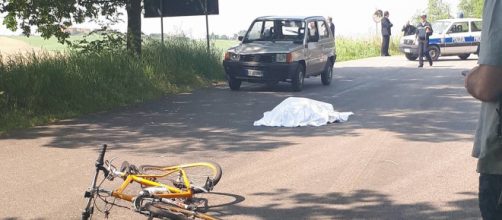 Calabria, ciclista muore dopo essere stato travolto da un'autovettura. (foto di repertorio)