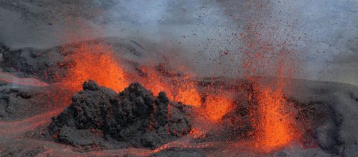 Piton de la Fournaise in eruzione