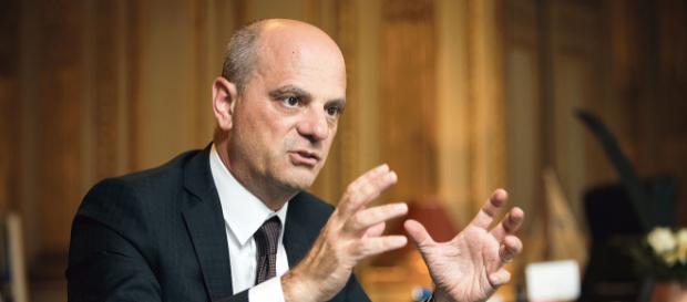 Jean-Michel Blanquer annonce la suppression de 1800 postes dans l'Education nationale Jean-Michel Blanquer annonce la suppression de 1800 postes dans l'Education nationale