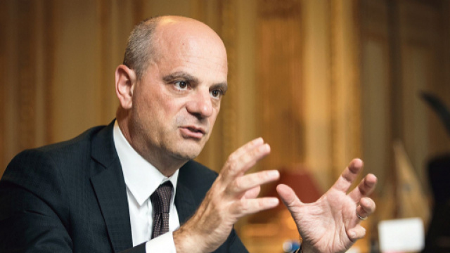 Jean-Michel Blanquer annonce la suppression de 1800 postes dans l'Education nationale