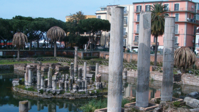 Macellum di Pozzuoli, provincia di Napoli: la zona è stata colpita da un terremoto il 18 settembre