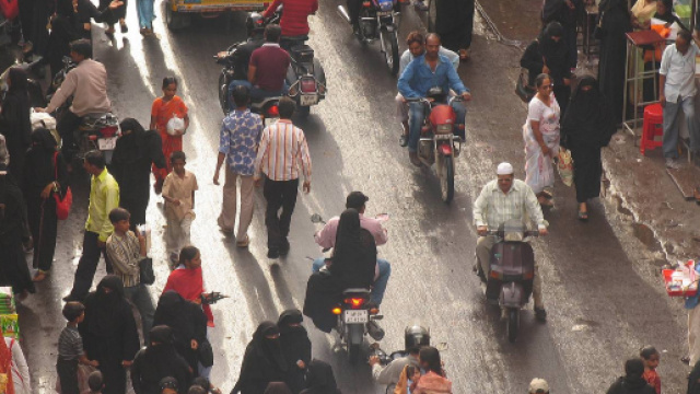 Pachistana di 23enne chiede aiuto alla sua scuola italiana: sarebbe stata portata in Pakistan con la forza dal padre.