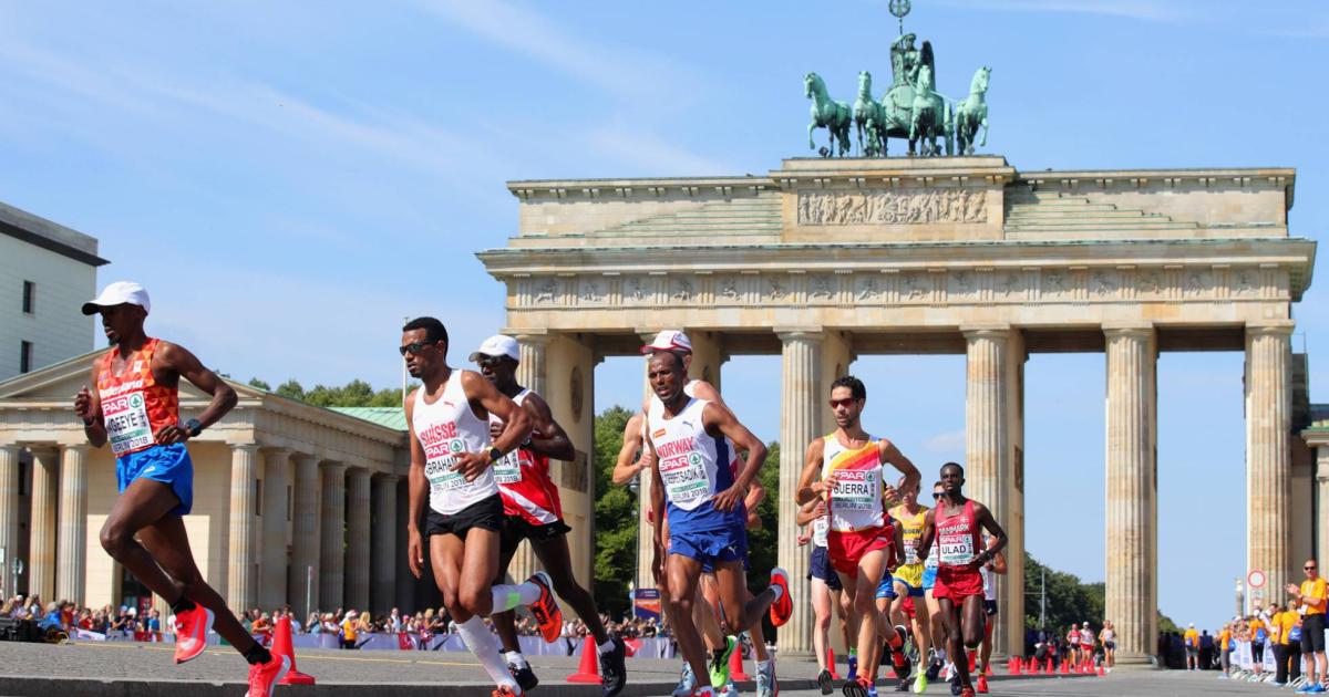 Nuevo récord mundial impone Eliud Kipchoge en la maratón de Berlín