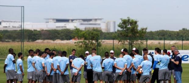 Vivendo misto de emoções, Flu se prepara para Sul-Americana (Foto: Hector Werlang/Globoesporte) Vivendo misto de emoções, Flu se prepara para Sul-Americana (Foto: Hector Werlang/Globoesporte)