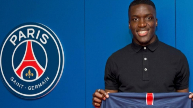 Stanely Nsoki vient de signer son premier contrat pro avec le PSG, sous fond de polémique