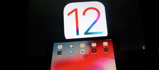 Das neue Hintergrundbild und Logo von IOS 12. Das neue Hintergrundbild und Logo von IOS 12.