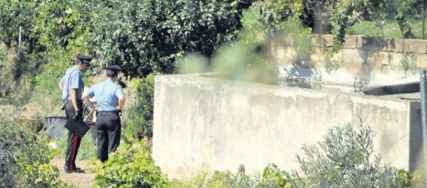 I Carabinieri sul luogo del tragico ritrovamento. I Carabinieri sul luogo del tragico ritrovamento.