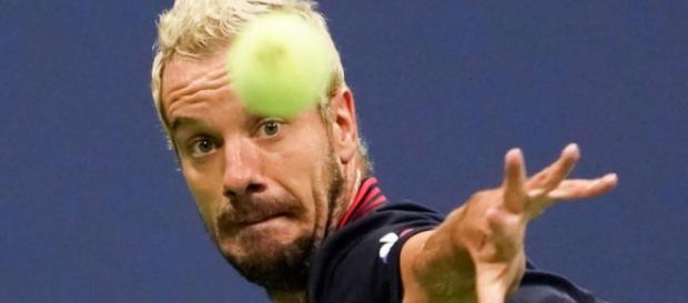 Nuit de samedi à ce dimanche, Richard Gasquet concentré à la réception d’une balle contre Novak Djokovic. Reuters/Robert Deutsch Nuit de samedi à ce dimanche, Richard Gasquet concentré à la réception d’une balle contre Novak Djokovic. Reuters/Robert Deutsch