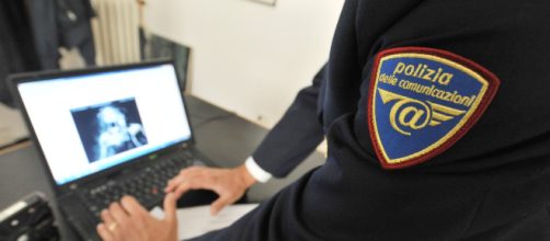 Mail con ricatto, l'allerta della polizia postale: è estorsione