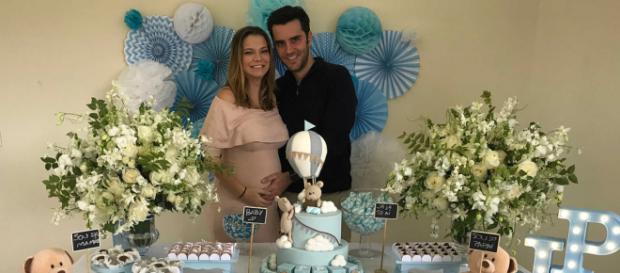 Milena Toscano e Pedro Ozores em chá de bebê de João Pedro Milena Toscano e Pedro Ozores em chá de bebê de João Pedro