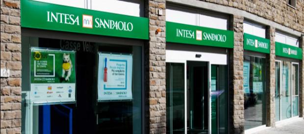 Nuove assunzioni e stage in Intesa Sanpaolo Nuove assunzioni e stage in Intesa Sanpaolo