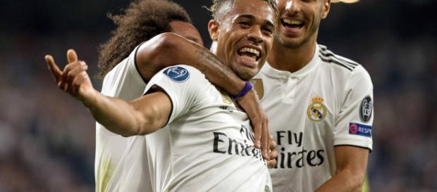Real Madrid comienza bien la defensa de su título; gana 3-0 a Roma Real Madrid comienza bien la defensa de su título; gana 3-0 a Roma