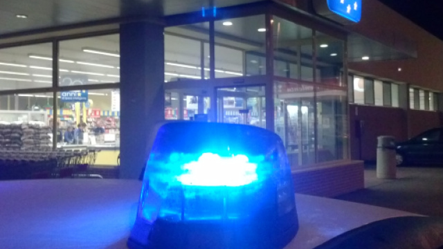 Lecce, rapinatori all'assalto dell'Eurospin di Veglie: bottino di 500 euro