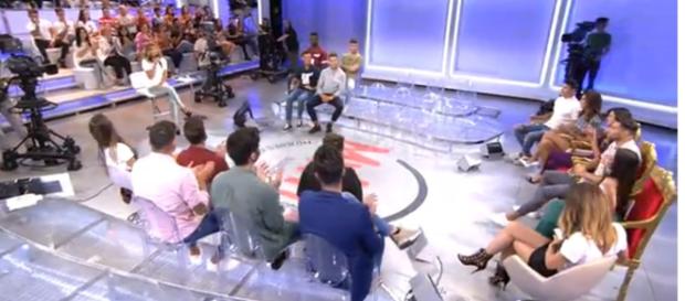 Las sillas de las pretendientes de Moha se encontraban vacías al comienzo de MYHYV Las sillas de las pretendientes de Moha se encontraban vacías al comienzo de MYHYV