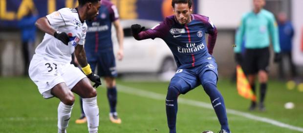 Ligue 1 : à Amiens, des salaires 1.000 fois inférieurs à celui de ... - lefigaro.fr Ligue 1 : à Amiens, des salaires 1.000 fois inférieurs à celui de ... - lefigaro.fr