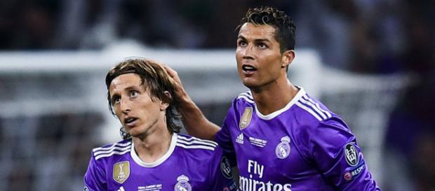 Real Madrid : la lutte entre Modric et Ronaldo est lancée Real Madrid : la lutte entre Modric et Ronaldo est lancée
