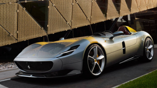La Ferrari Monza Sp1 nuovo gioiello della casa di Maranello (Foto Autoweek)