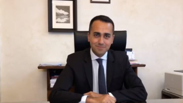 Luigi Di Maio manda frecciate a Silvio Berlusconi