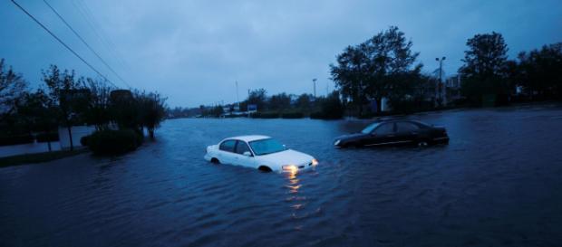 Comunidades de la costa Atlántida de EEUU siguen en alerta por el huracán Florence. Comunidades de la costa Atlántida de EEUU siguen en alerta por el huracán Florence.