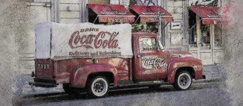 Coca-Cola's original formula contained cocaine. [image source: Brigitte Werner - Pixabay]
