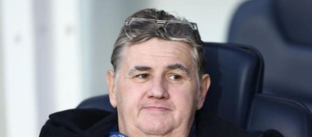 Pierre Ménès pense que Thomas Meunier n'a pas le droit de s'exprimer sur son coéquipier comme il l'a fait après le match contre Liverpool Pierre Ménès pense que Thomas Meunier n'a pas le droit de s'exprimer sur son coéquipier comme il l'a fait après le match contre Liverpool