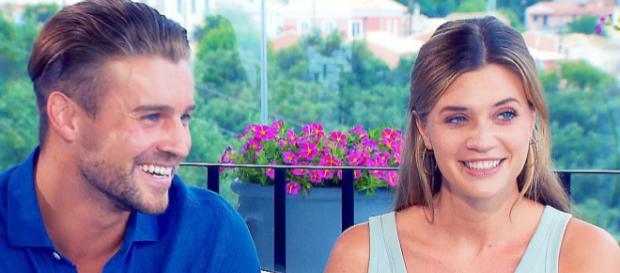 Widerliche Unterstellungen im Internet gegen Bachelorette Nadine Klein und ihren Alexander Hindersmann Widerliche Unterstellungen im Internet gegen Bachelorette Nadine Klein und ihren Alexander Hindersmann