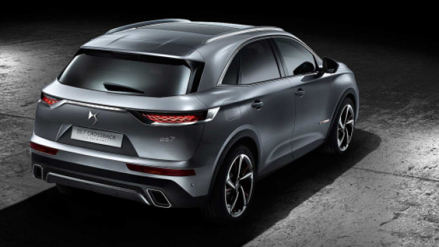 DS 7 Crossback E-Tense: arriva la versione ibrida del SUV d'Oltralpe