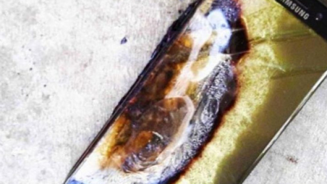 Samsung Galaxy S7 Edge si danneggia per auto-combustione.