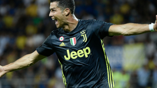 Serie A, Cristiano Ronaldo esultato dopo il gol contro il Frosinone