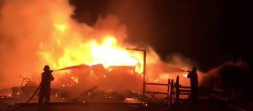 Incendio a Calci, Pisa: evacuate un centinaio di persone, le operazioni dei Vigili del Fuoco proseguiranno in mattinata