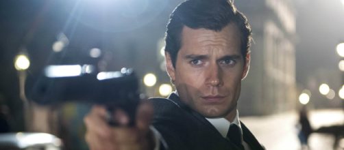 James Bond Rumor: Henry Cavill to Replace Daniel Craig After Bond 25? [Image source: ScreenRant - YouTube]