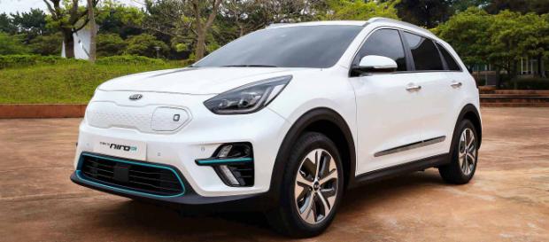 Kia e-Niro: il crossover diventa full electric e dichiara 485 Km di autonomia Kia e-Niro: il crossover diventa full electric e dichiara 485 Km di autonomia