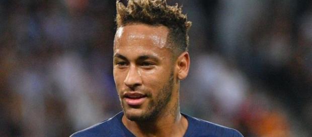 Neymar ne mouille pas assez le maillot selon Christophe Dugarry Neymar ne mouille pas assez le maillot selon Christophe Dugarry